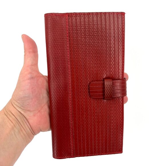 Elvis &‎ Kresse Sustainable Travel Wallet Upcycled British Fire Hose Red - Picture 6 of 7